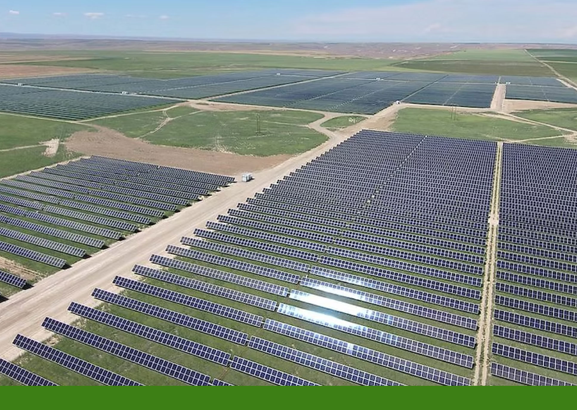 Aerial view of solar panels covering former farmland in West Fresno County, part of the Darden Clean Energy Project powering California’s renewable energy future.